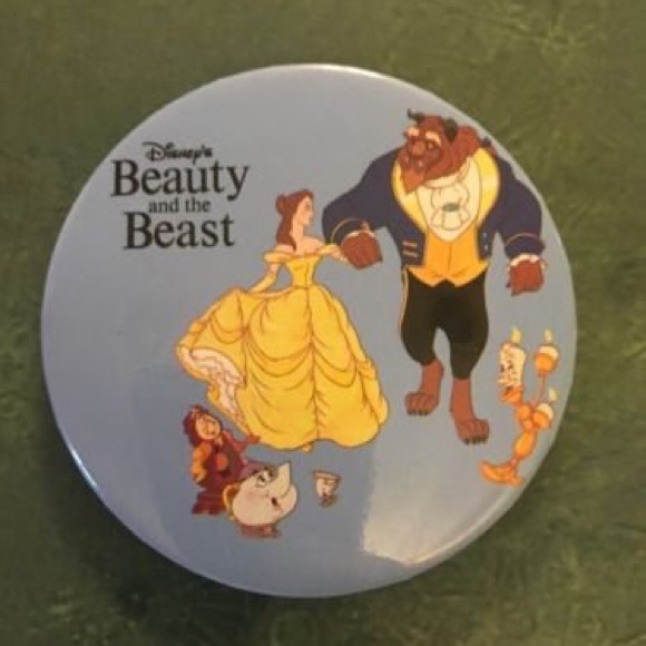 ISO: AFFORDABLE Disney Buttons - Picture 5 of 8